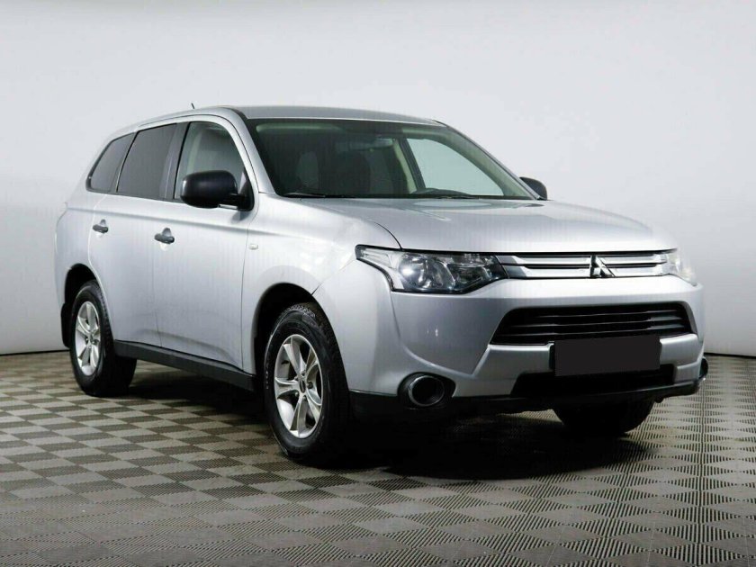 Mitsubishi outlander 2013