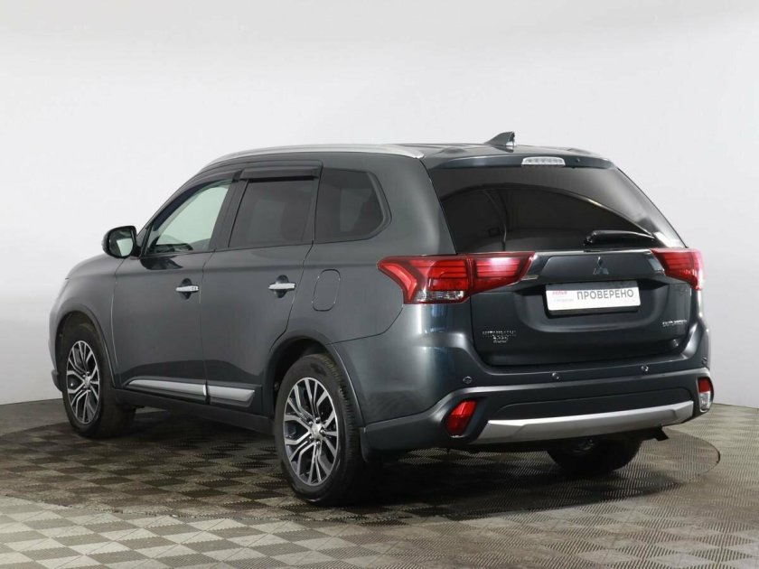Митсубиси Аутлендер 3 поколения