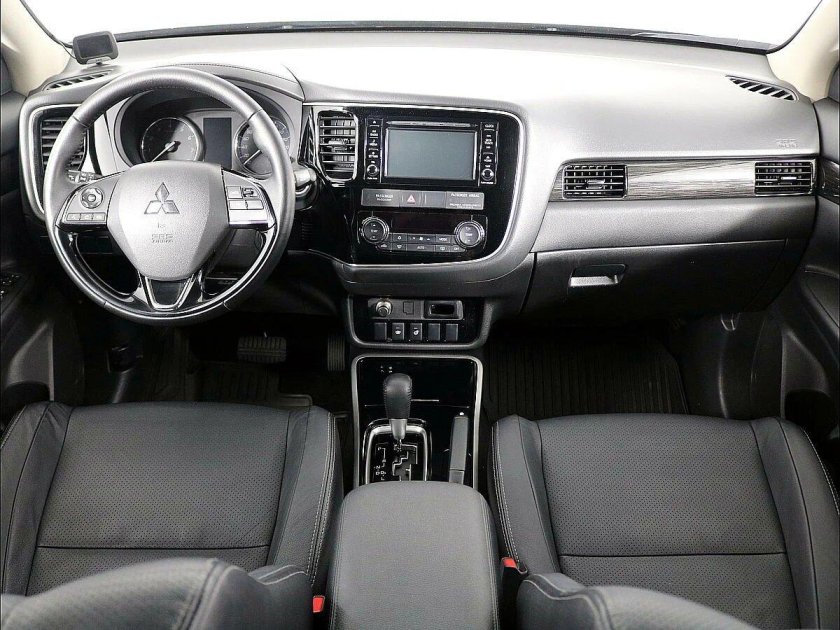 Mitsubishi outlander 2019 2.0 комплектации