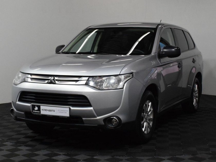 Mitsubishi outlander 2012