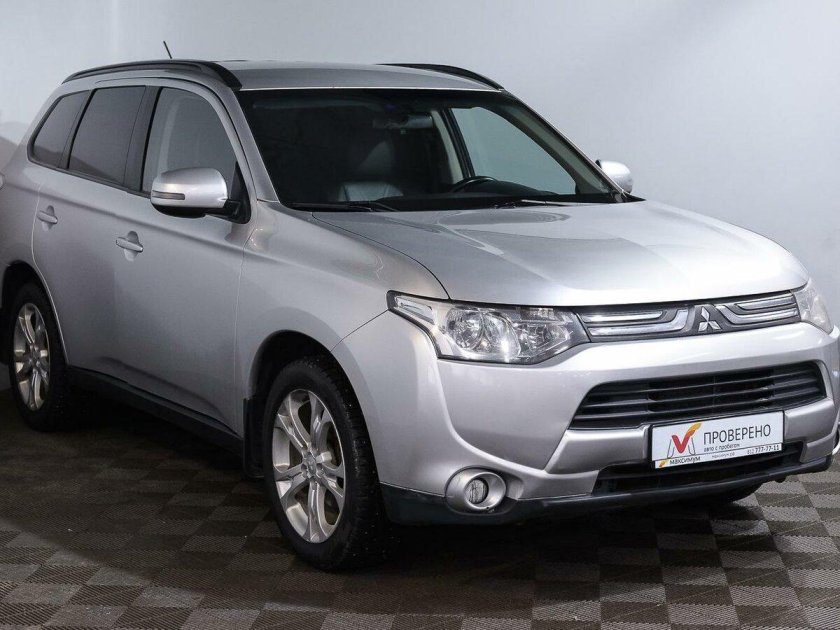 Митсубиси Аутлендер 2 поколения