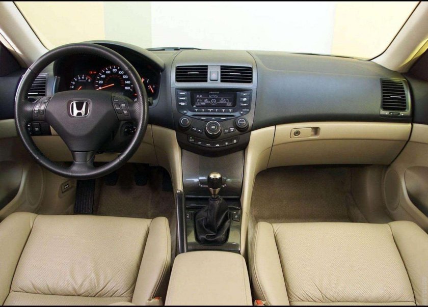 Honda Accord 2007 салон