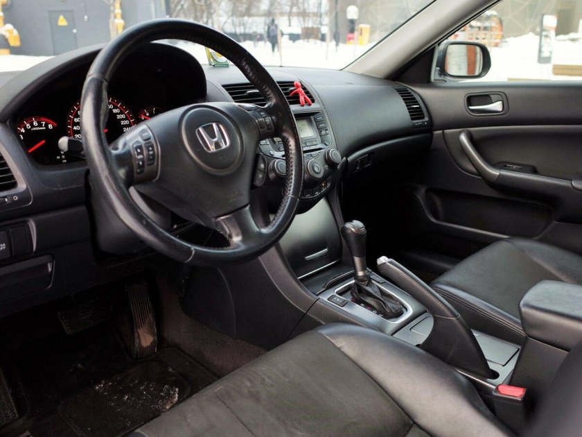 Honda Accord 7 салон