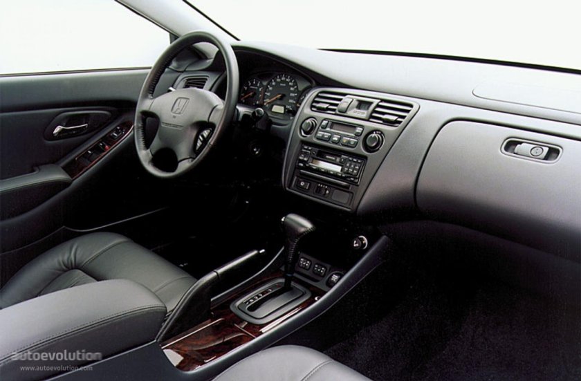 Хонда Аккорд купе 6 поколение