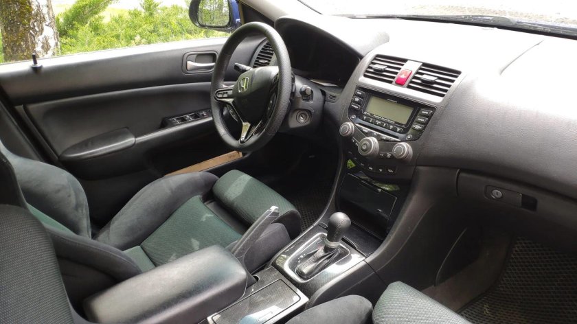 Хонда Аккорд 7 салон автомат