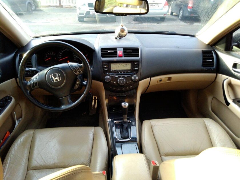 Honda Accord 7 Рестайлинг салон