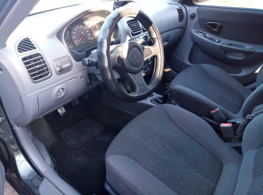 Hyundai Accent 2008 салон