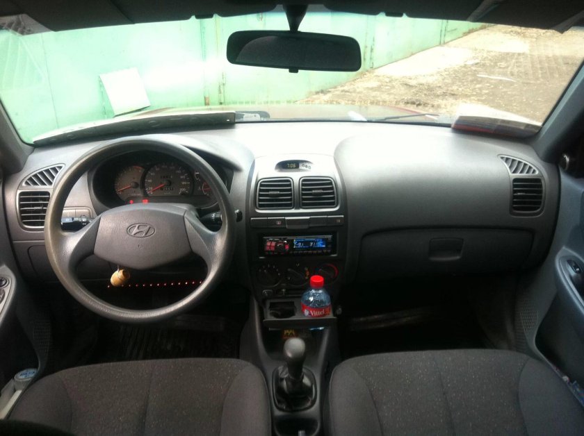 Hyundai Accent 2008 салон