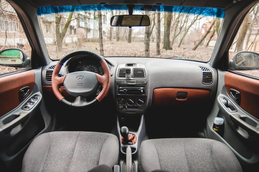 Hyundai Accent 2 салон