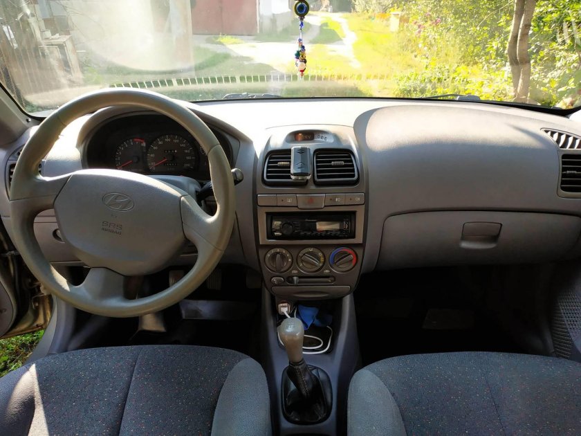 Hyundai Accent 2007 салон