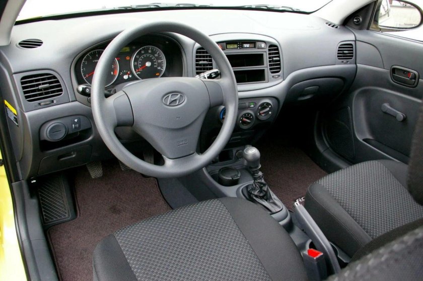 Hyundai Accent 2 салон