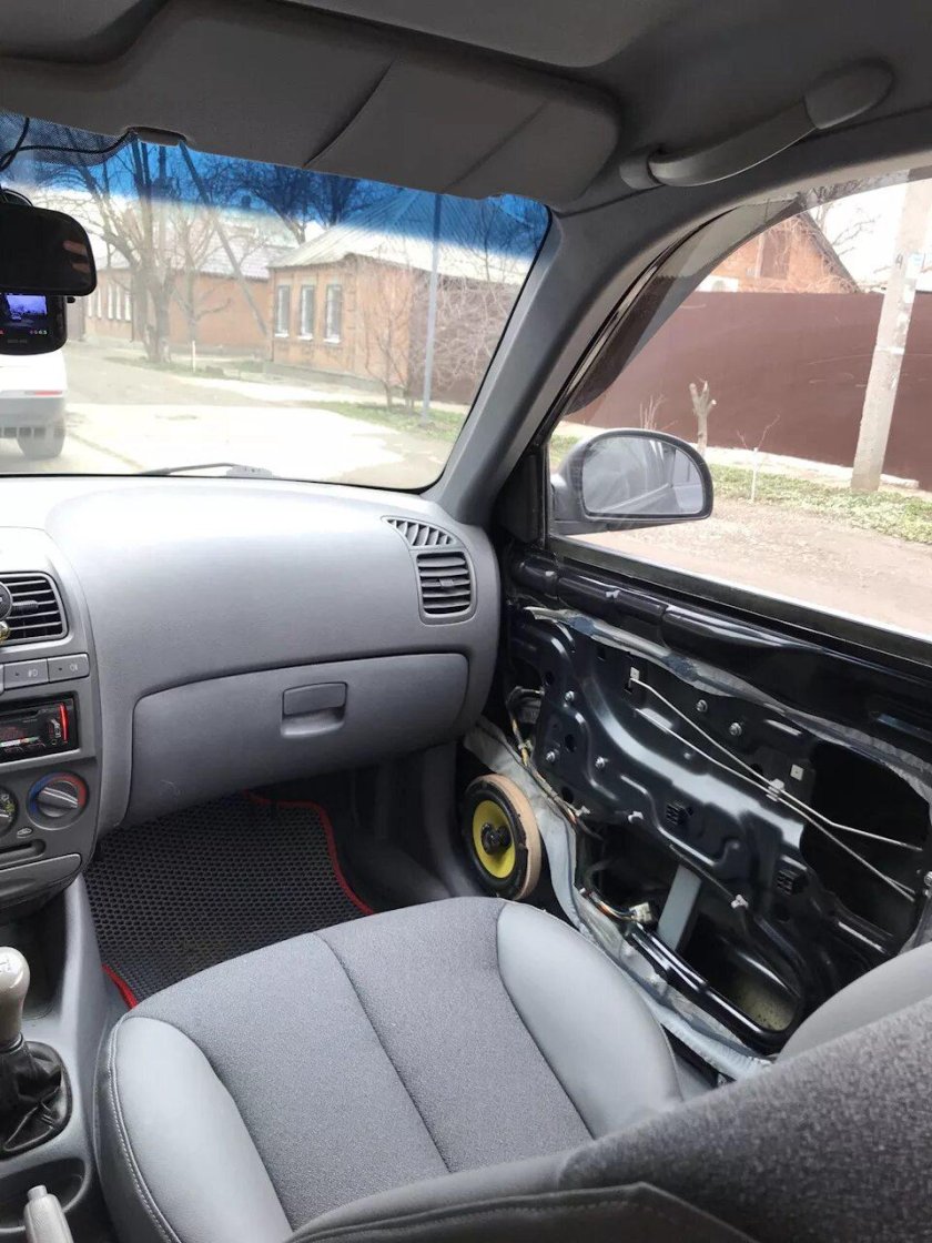 Hyundai Accent 2 салон