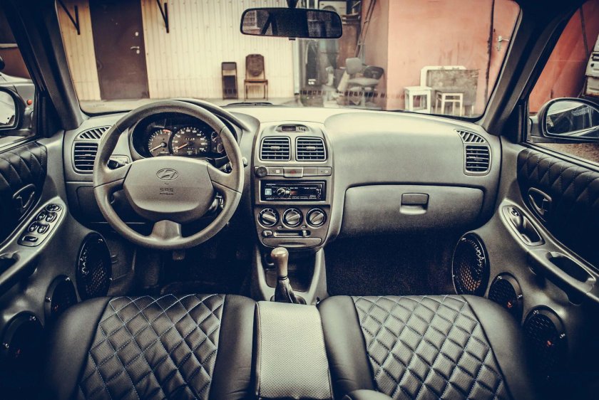 Hyundai Accent 2 салон