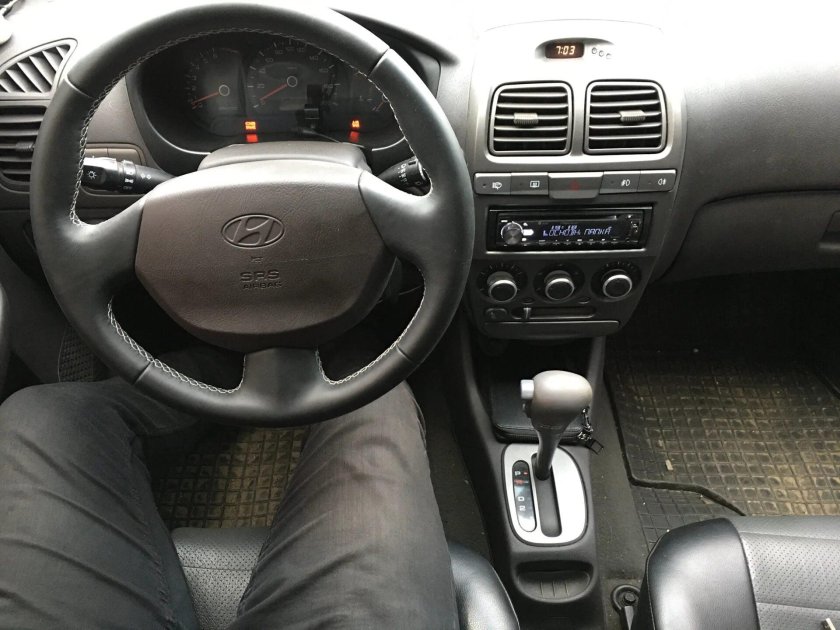 Hyundai Accent 2 салон