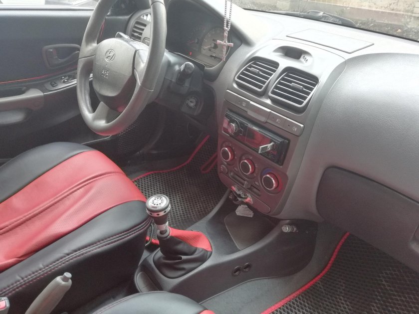 Черный салон акцент ТАГАЗ