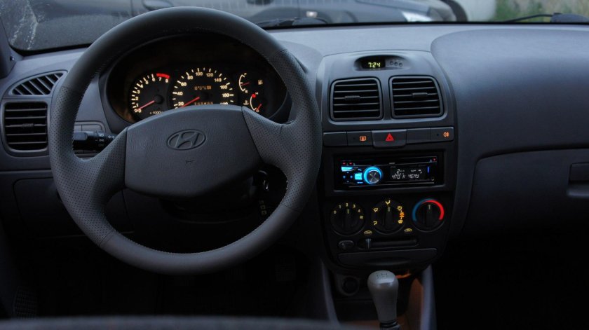 Hyundai Accent 2 салон
