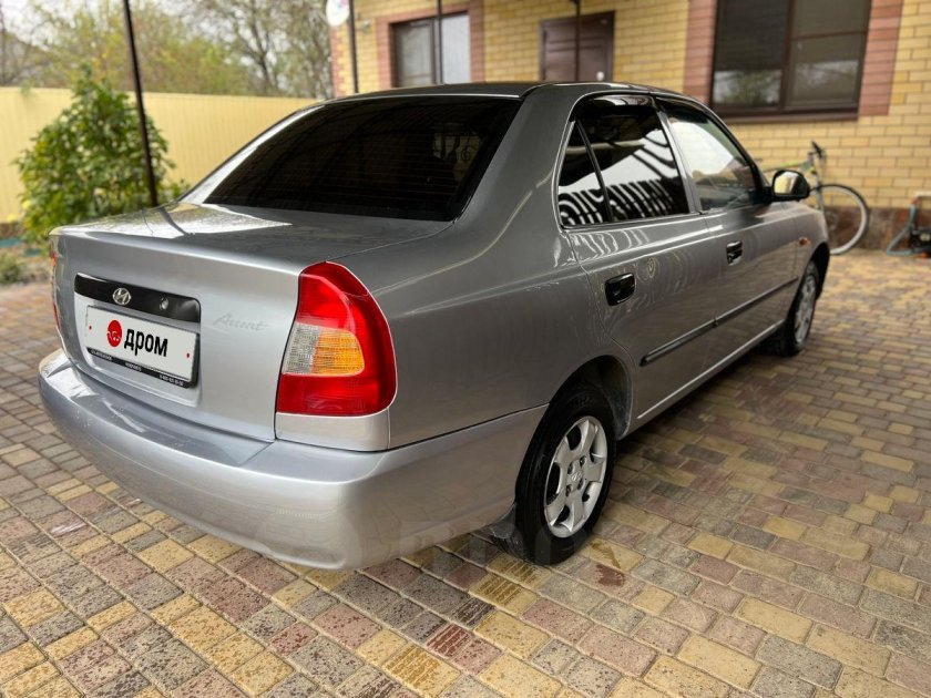 Hyundai accent 2004