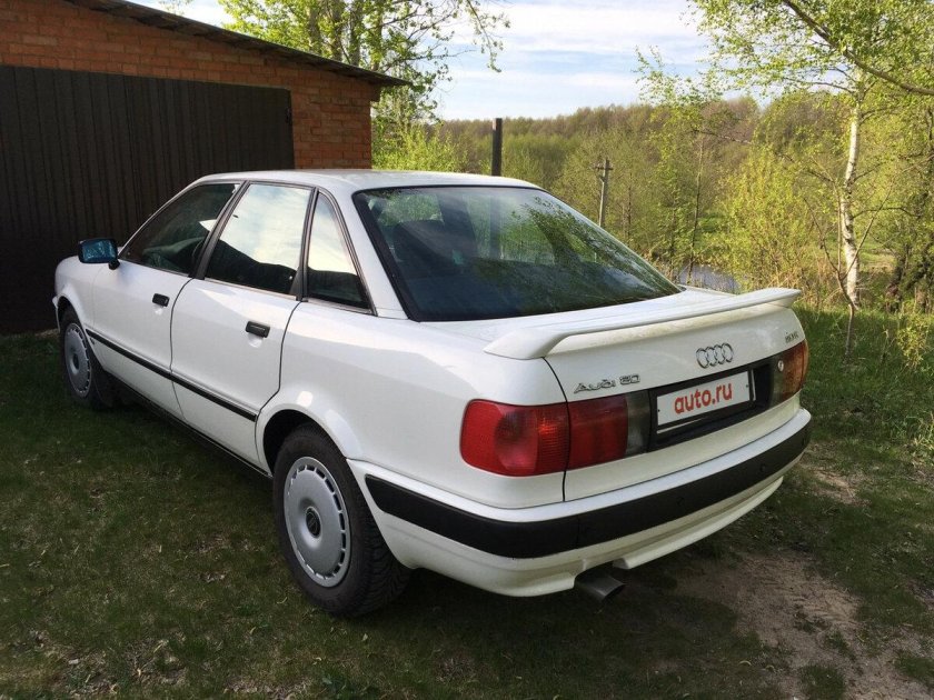 Audi 80 v (b4)