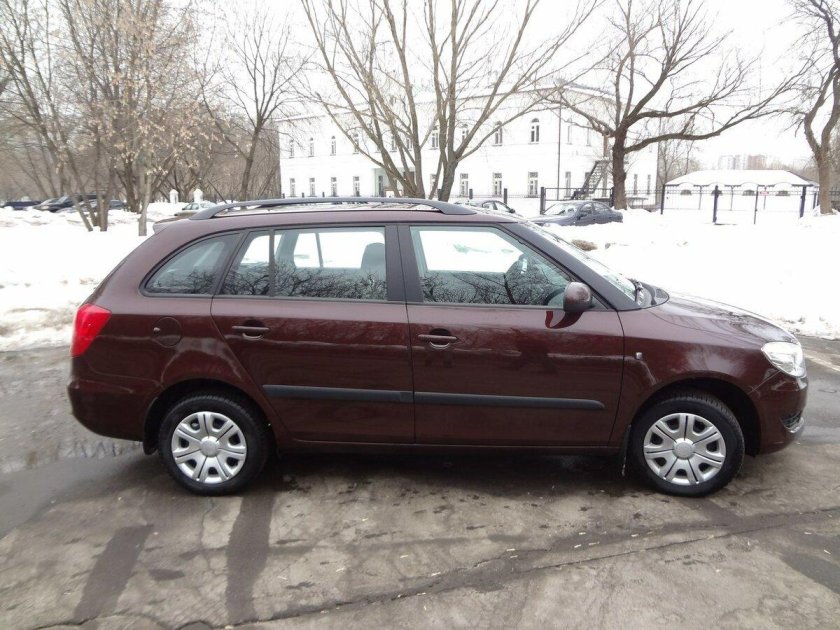 Шкода Фабия универсал 2005 год