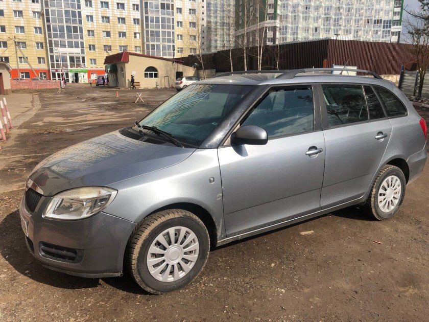 Skoda fabia 2009 универсал