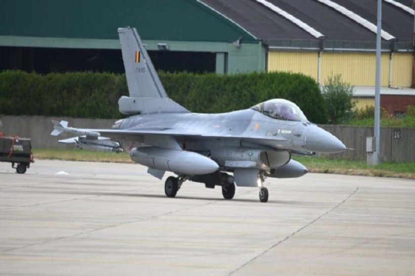 F 16 fighter
