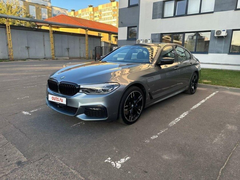 БМВ 745 2023