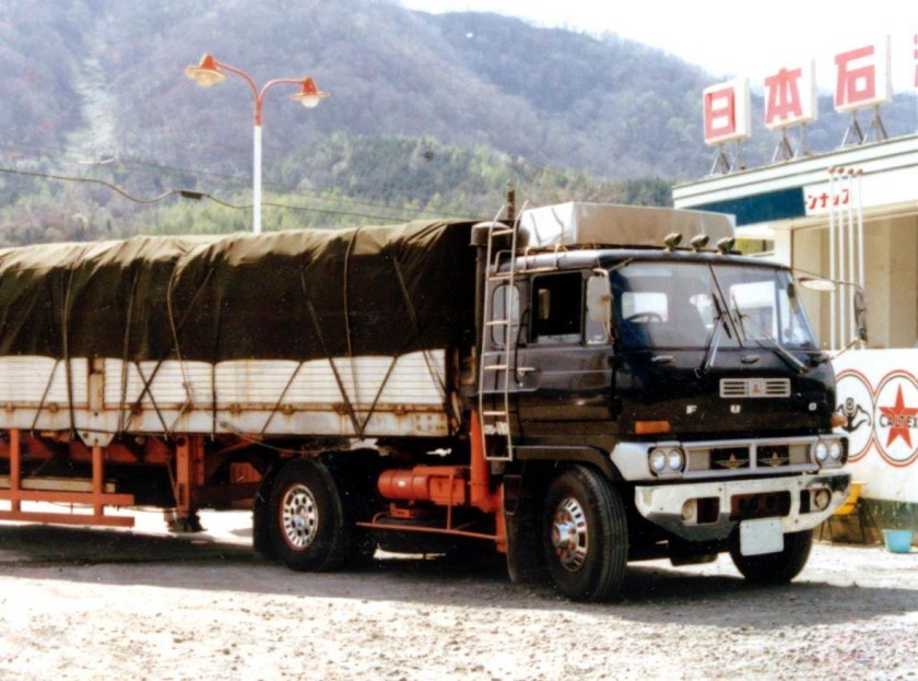 Грузовик Mitsubishi Fuso