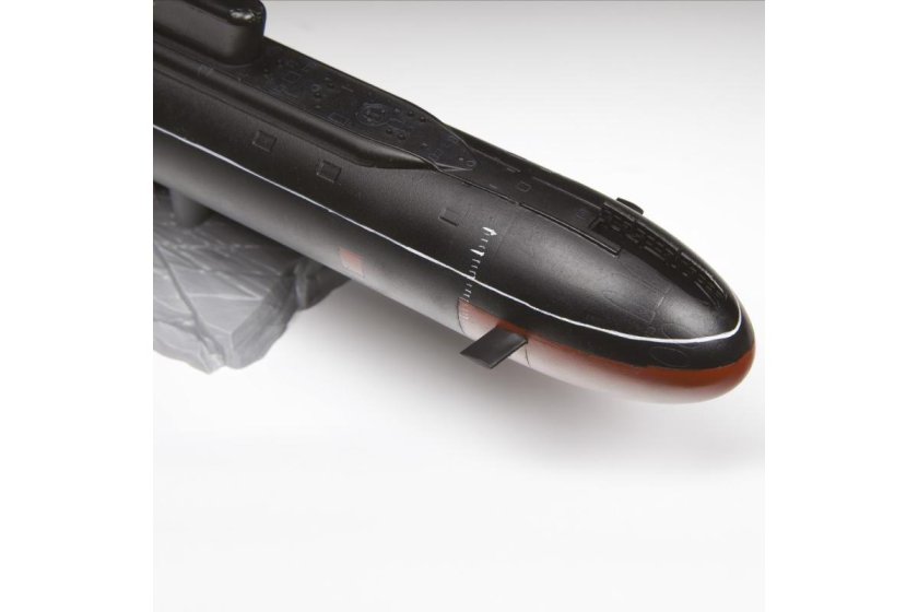 Сборная модель российская атомная подводная лодка