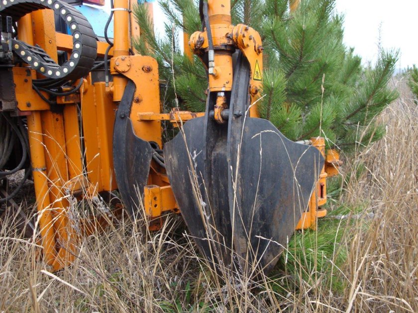 Машина для пересадки деревьев mt5250tdt