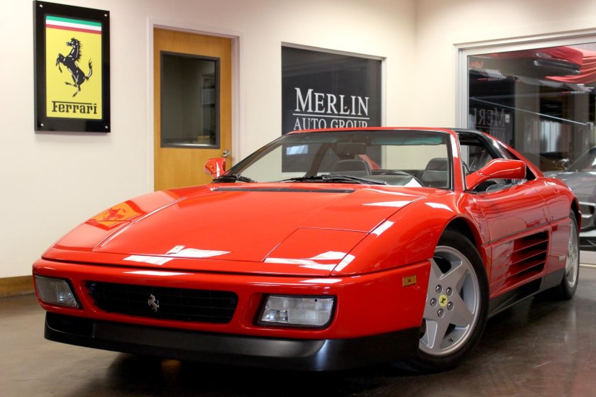 Феррари с квадратными фарами