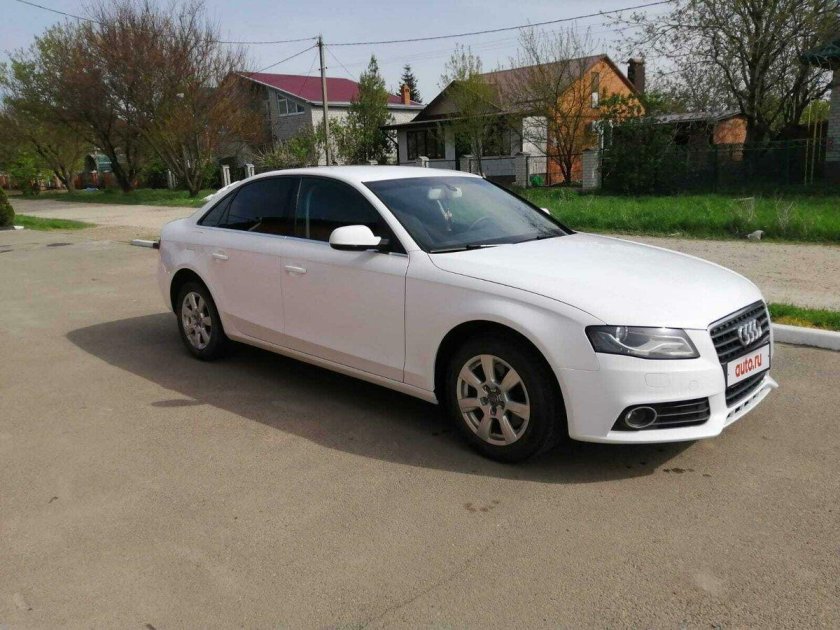 Ауди а4 седан белая