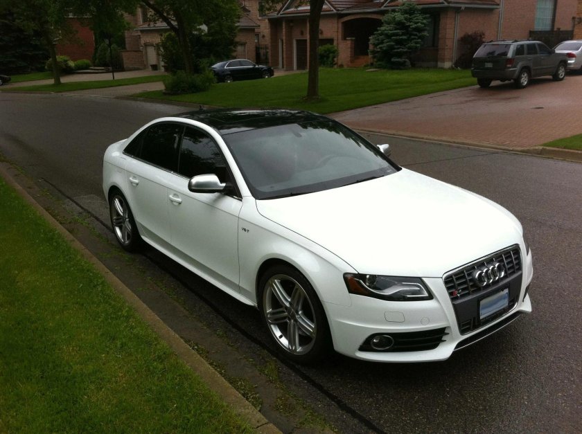 Audi a4 b8 белая