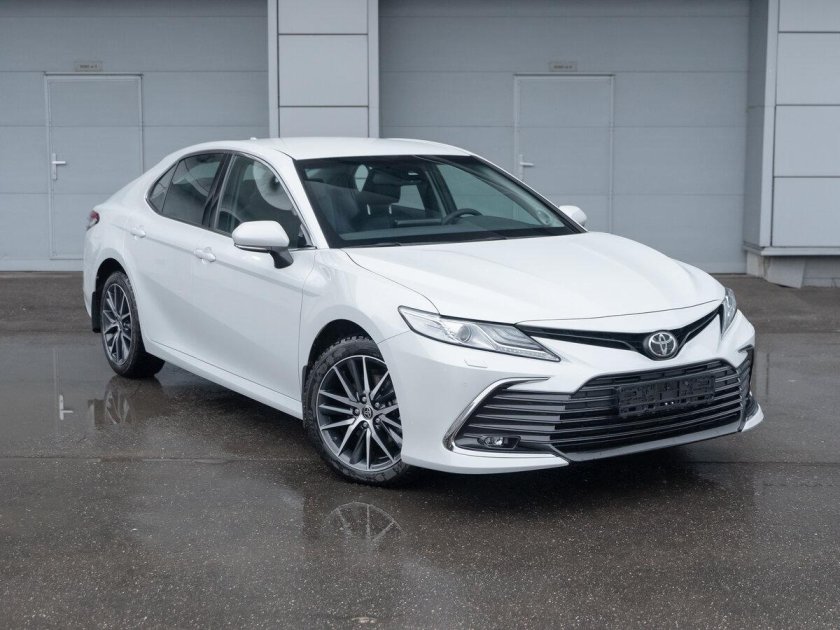 Toyota Camry 2021