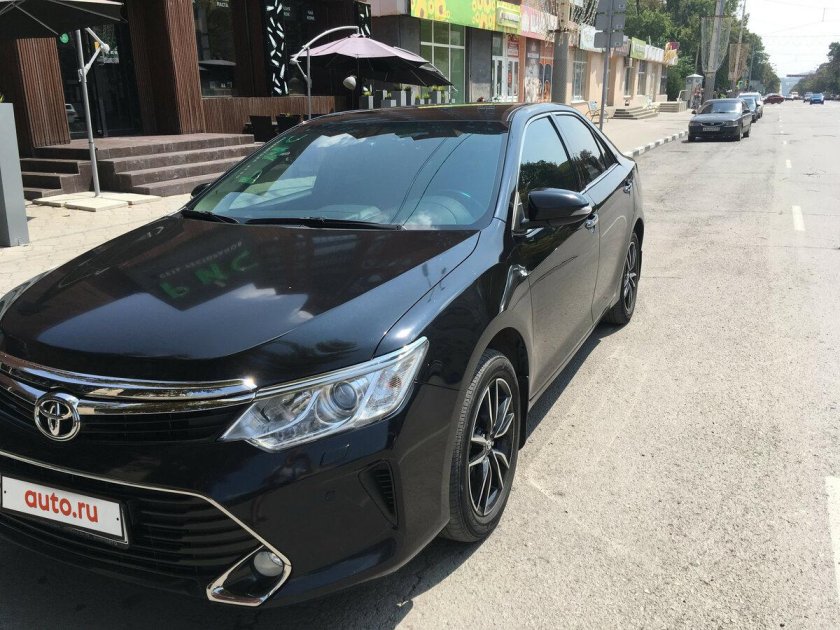 Toyota Camry 2017 черная