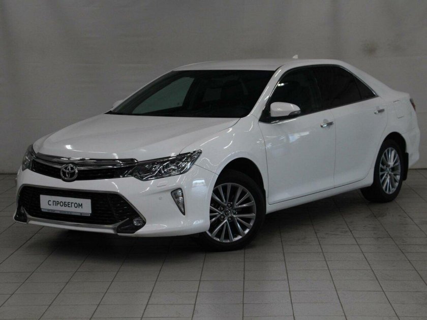 Камри 2017 рестайлинг 2 белый