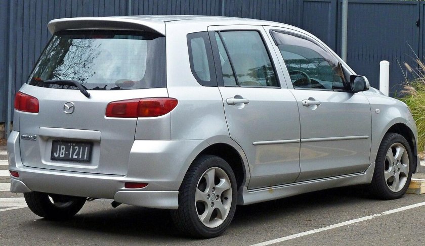 Спойлер Мазда Демио 2002