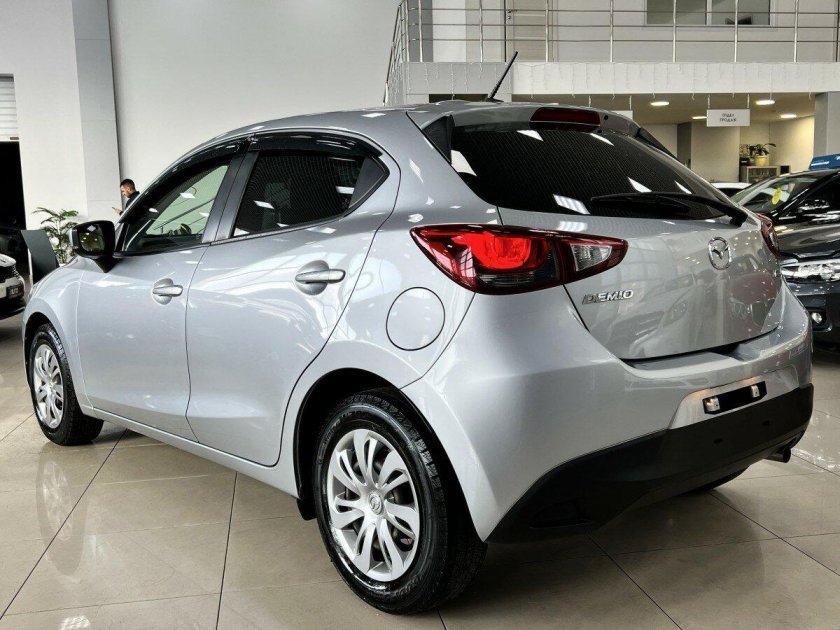 Мазда демио 2017