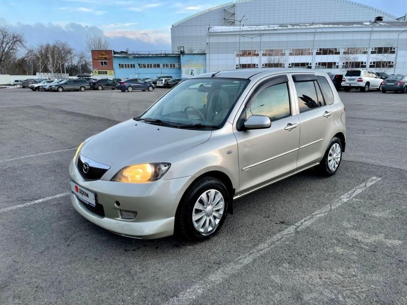 Мазда Демио 2002г