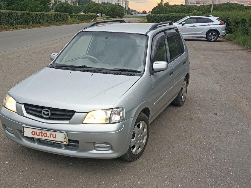 Мазда демио 2000