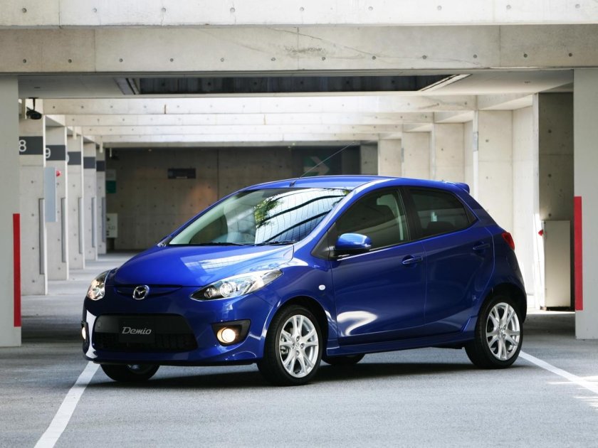 Mazda Demio 3