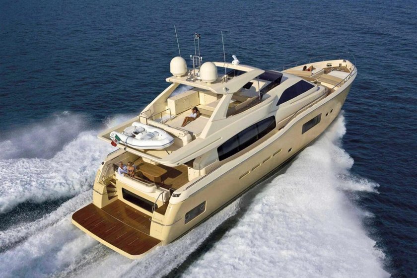 Моторная яхта Ferretti
