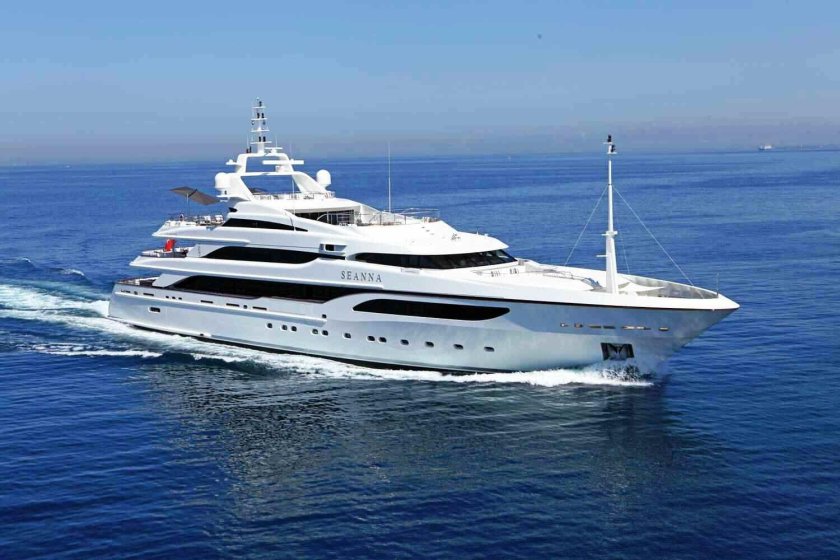 Benetti 140