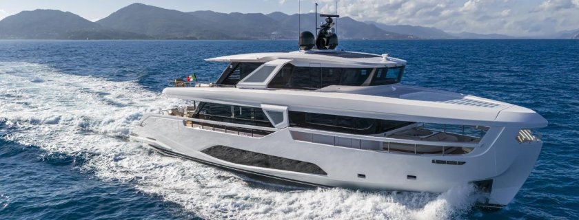 Моторная яхта ferretti 780