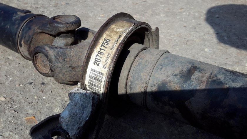 Подвесной подшипник карданного вала Шевроле Каптива с100