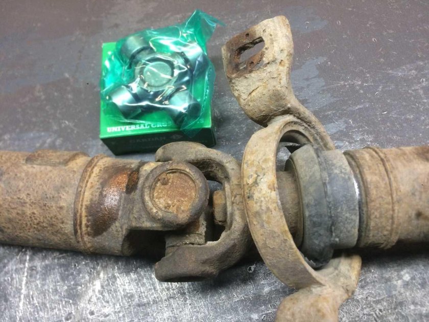 Крестовина карданного вала Каптива с100 2.4