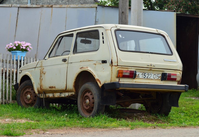 Советская Нива 2121