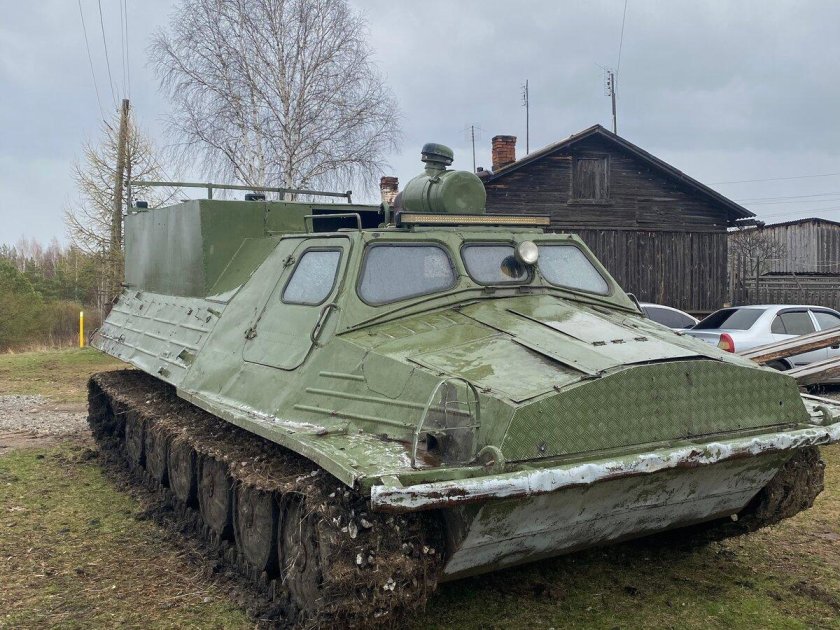 Гусеничный транспортер гтт