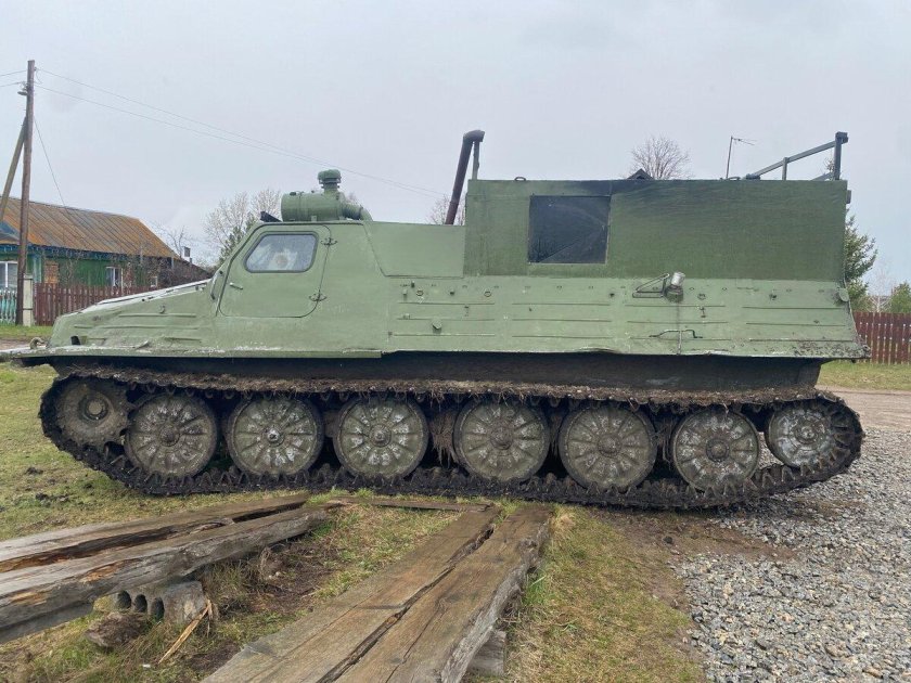 Гусеничный тягач газ 47 гтт