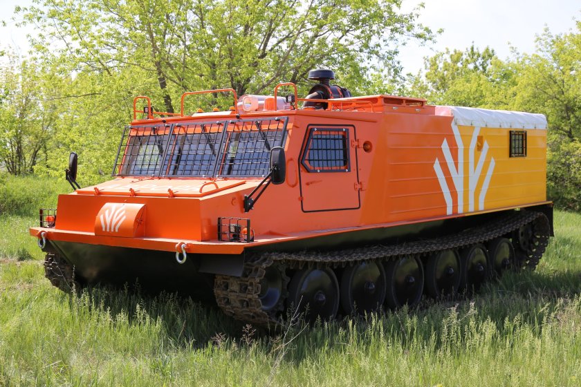 Гусеничный тягач ГАЗ 73 (ГТ-му),