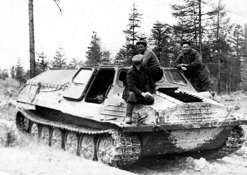 Советский гусеничный вездеход ГТТ